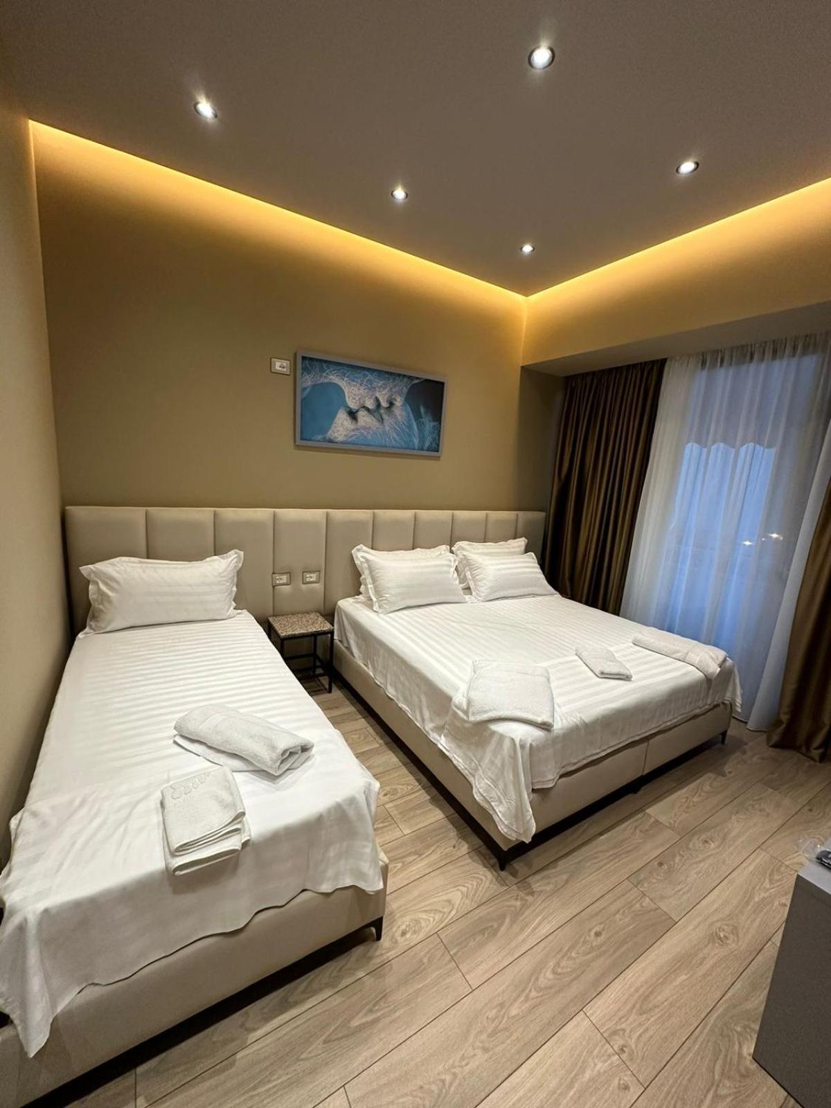 Hotel Europa Krujë Buitenkant foto