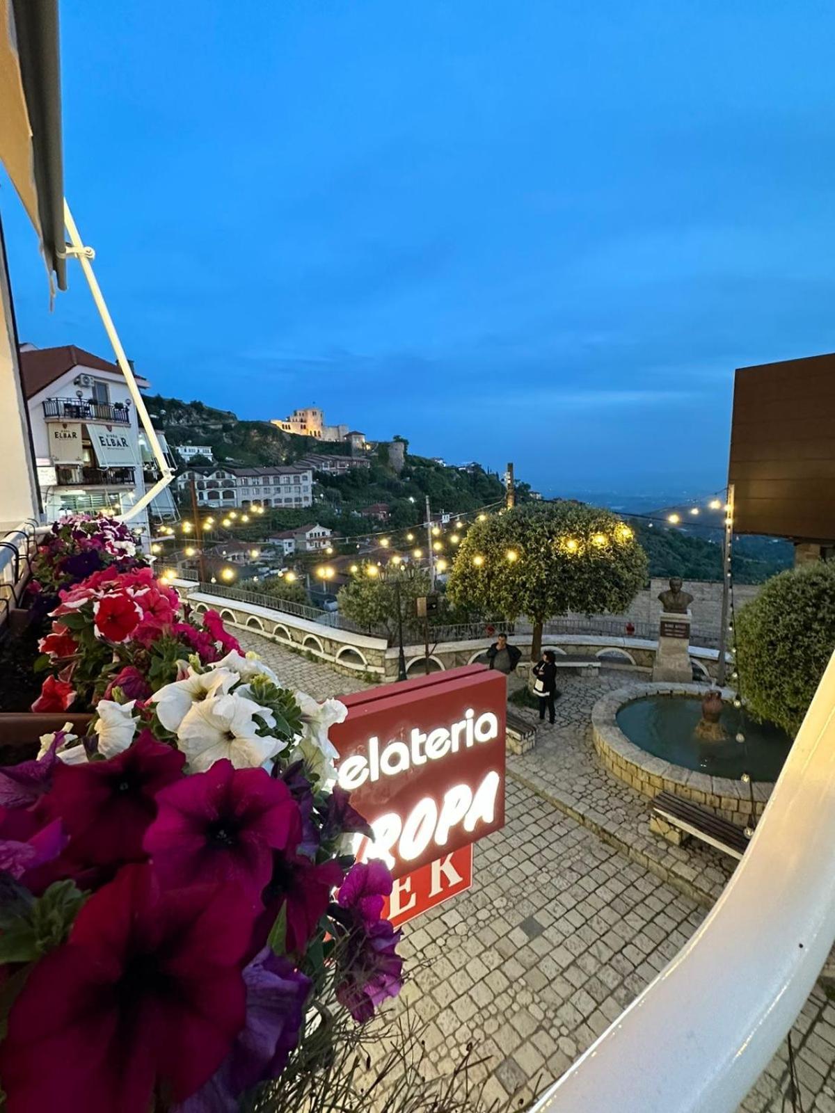 Hotel Europa Krujë Buitenkant foto