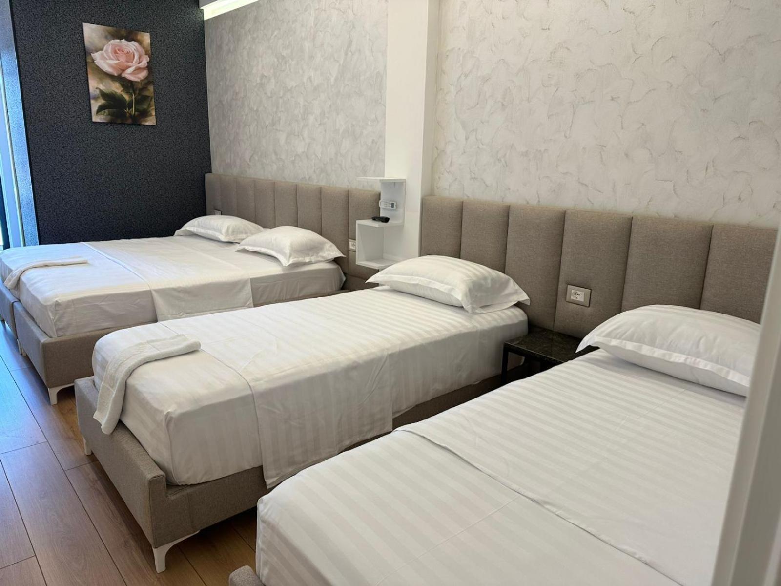 Hotel Europa Krujë Buitenkant foto